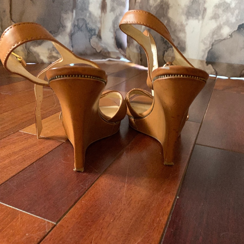 Guess tan/leather wedgeheel sandal zipper detail 9 - Picture 2 of 6